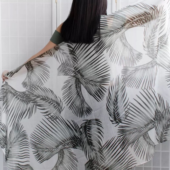 “1000 Endless Summer Nights” (CLOSING CLOSET SALE) - Picture 3 of 7